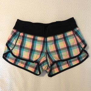 Lulu lemon Speed Up Shorts 2.5” Size 4